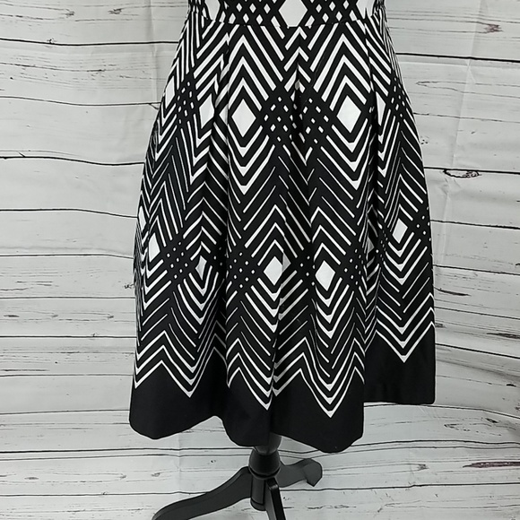 Stunning Black & White Full Skirt WHBM Dress - Picture 3 of 7